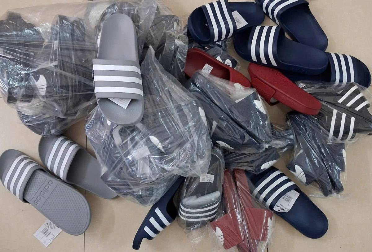 Market Management Team No. 8 discovered 330 counterfeit branded products at 6 business households in Hung Yen. Photo: Hung Yen Provincial Market Management Sub-Department