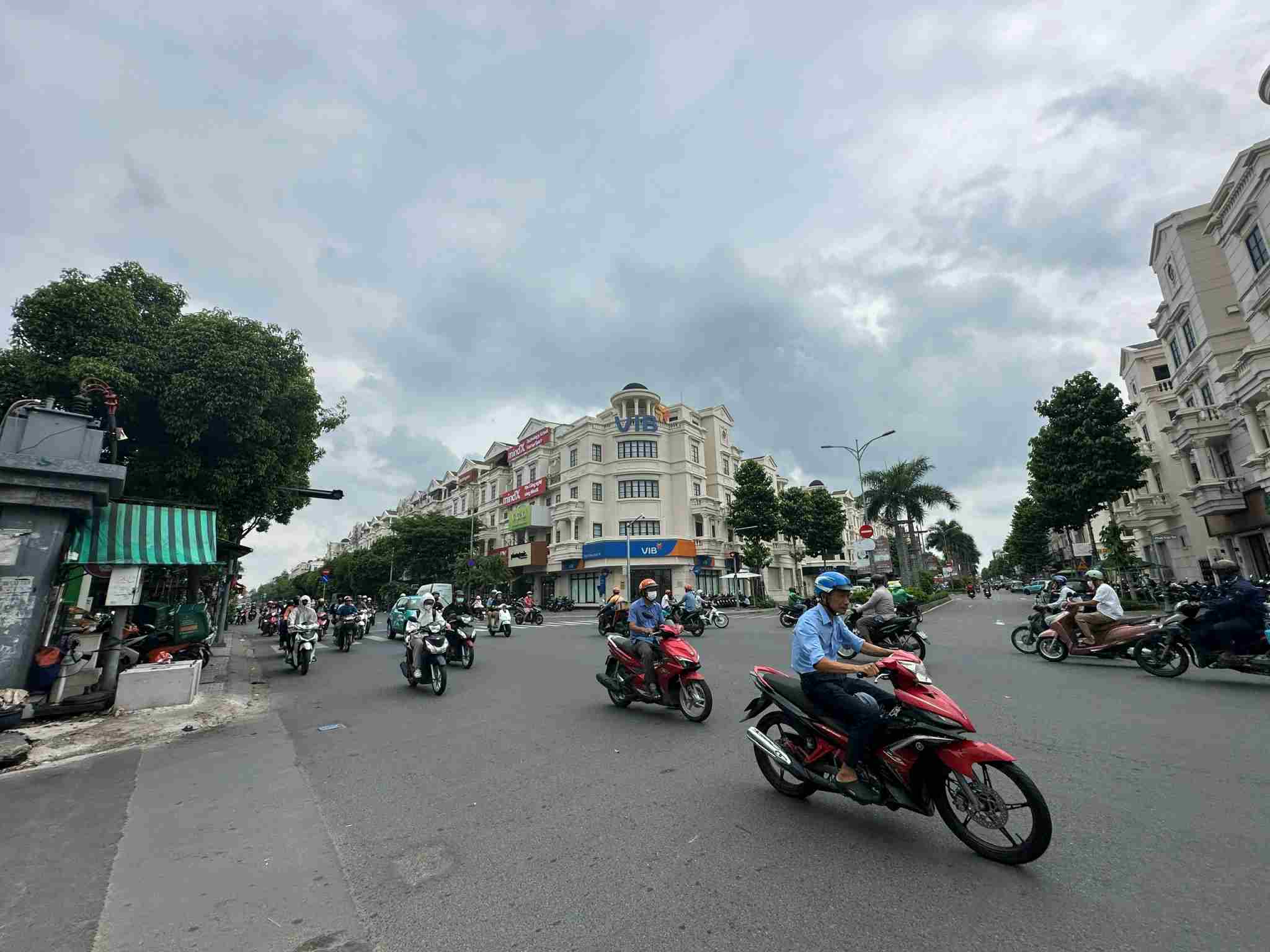Đường D3 nối đường Quang Trung - Phan Văn Trị, dự án hoàn thành sẽ giảm áp lực giao thông qua khu vực này. Ảnh: Minh Tâm