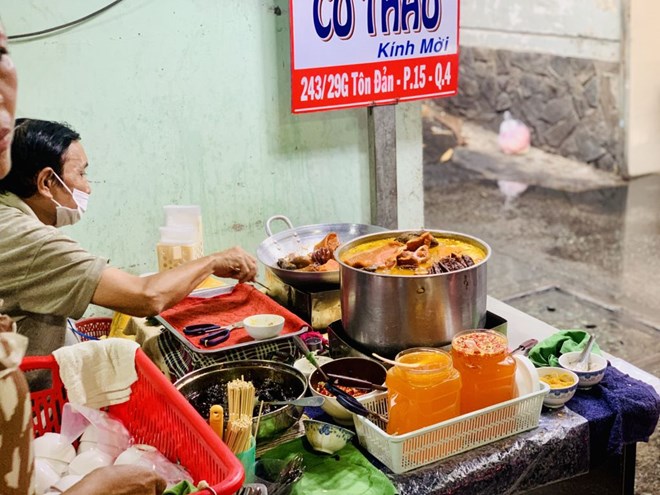 Cái tên phá lấu khiến nhiều thực khách tò mò. Ảnh: Hải An