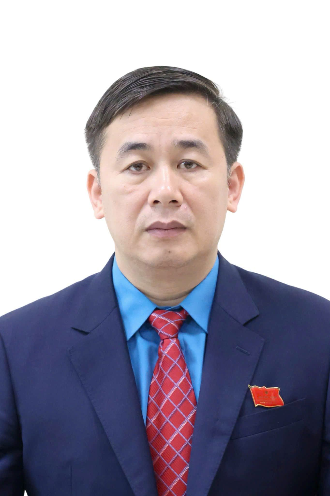 Mr. Thach Van Chung - Member of the Executive Committee of the Vietnam General Confederation of Labour, Chairman of the Bac Ninh Provincial Labor Federation.