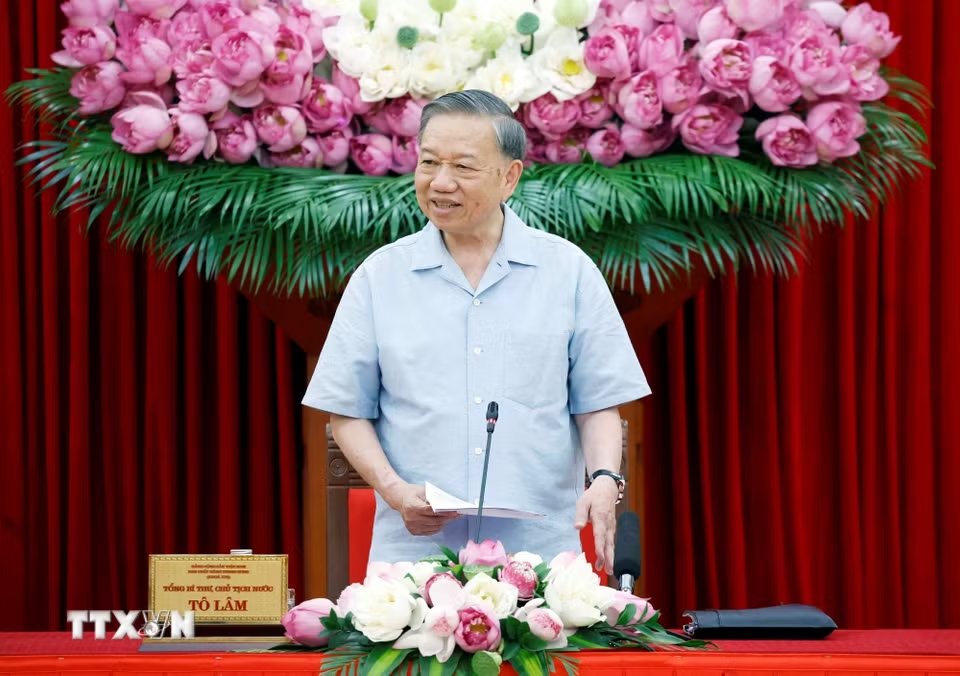 General Secretary, President To Lam, Head of the Steering Committee, chaired the meeting of the Central Steering Committee on summarizing 1 year of operation of the overall organizational model of the political system and the 3-level government model. Photo: VNA