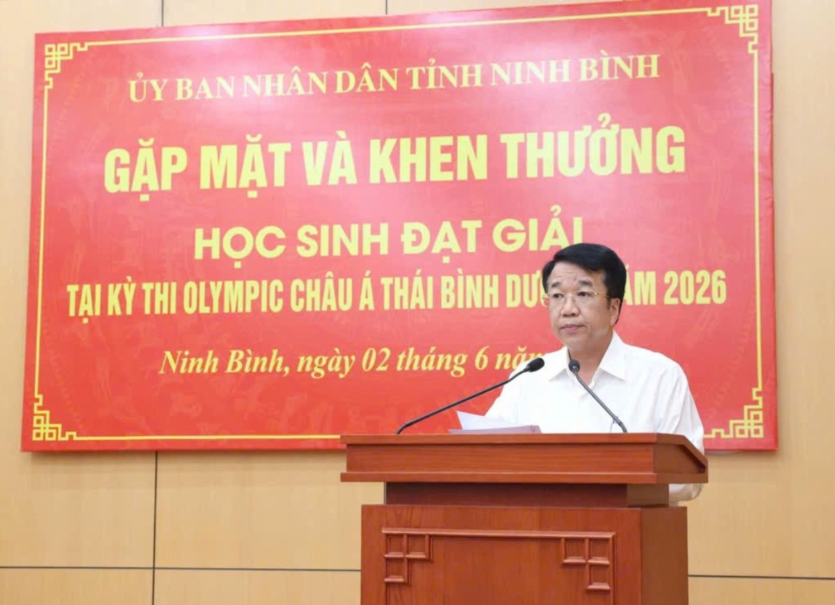 Ông Nguyễn Thanh Bình - Phó Bí thư Tỉnh ủy, Chủ tịch UBND tỉnh Ninh Bình phát biểu tại hội nghị. Ảnh: Sở Giáo dục và Đào tạo tỉnh Ninh Bình