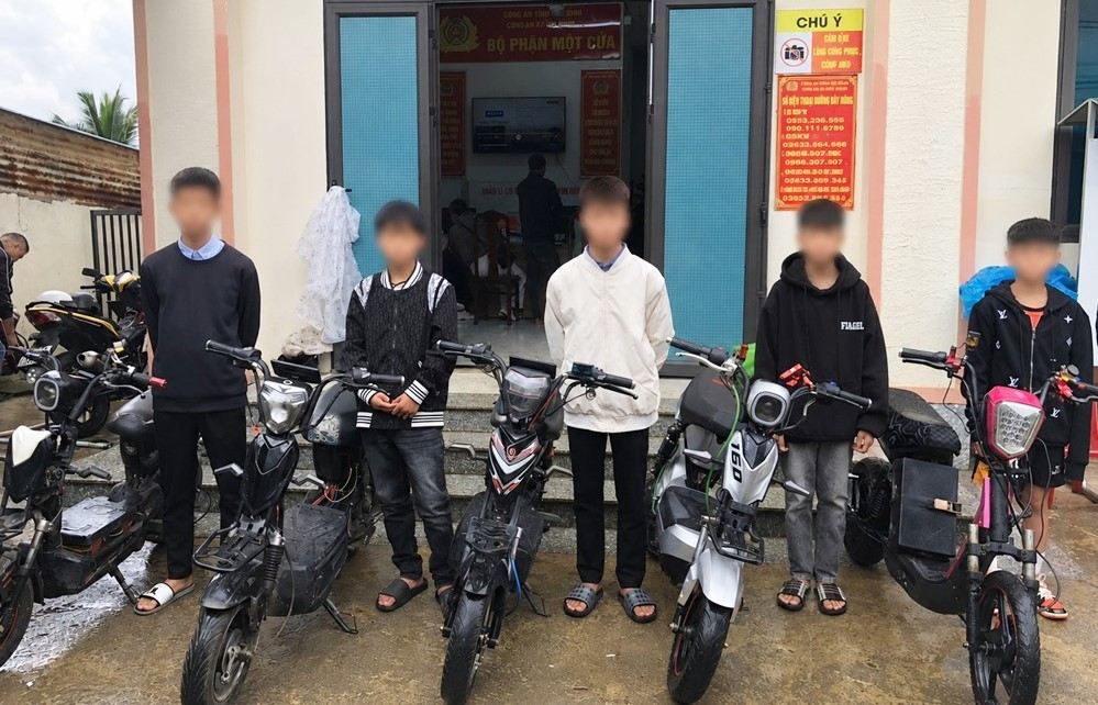 Nhiều trường hợp học sinh tự ý độ chế xe đạp điện đã bị cơ quan chức năng phát hiện, xử lý. Ảnh: Phúc Khánh 