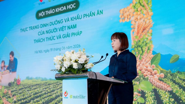 Bà Ôn Minh Hằng – Phó Tổng Giám đốc Amway Việt Nam chia sẻ. Ảnh: Amway