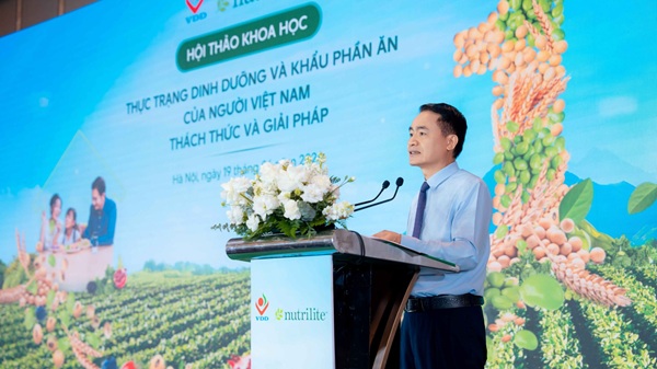 PGS.TS. Trần Thanh Dương, Viện trưởng Viện Dinh dưỡng quốc gia phát biểu khai mạc hội thảo. Ảnh: Amway