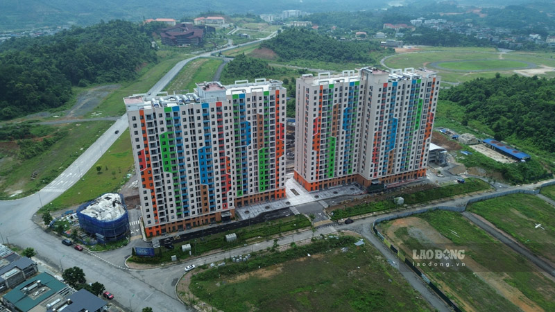 Social housing area adjacent to extended B6 road in Cam Duong ward, Lao Cai province. Photo: Dinh Dai