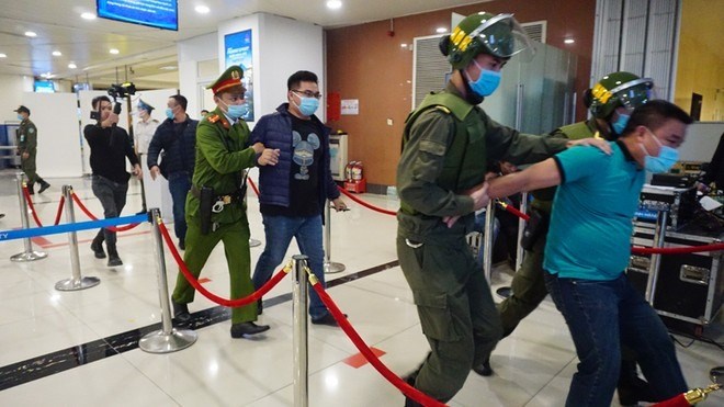 Exercice de réponse aux violations de la sécurité et de la sûreté aériennes. Photo: Minh Hạnh