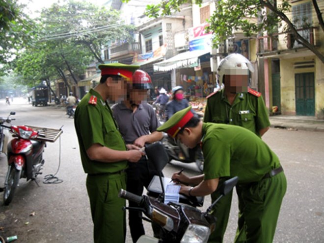 Trưởng công an xã được đề xuất tăng thẩm quyền xử phạt vi phạm hành chính trong giao thông. Ảnh: VGP