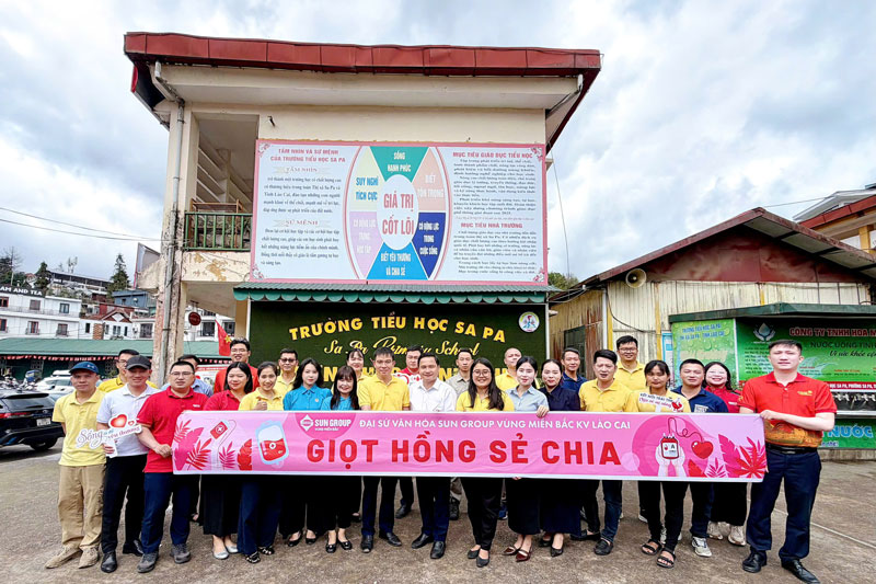 Gần 300 đoàn viên, người lao động tham gia hiến máu tình nguyện năm 2026. Ảnh: Quỳnh Anh