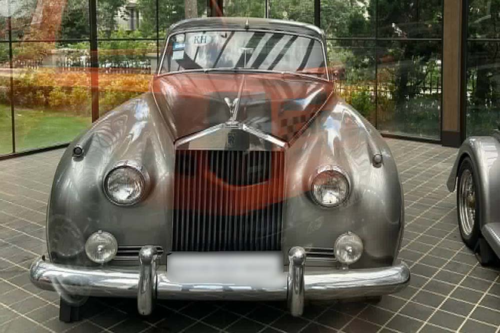 The rare 1956 Rolls-Royce Silver Cloud is displayed in Lam Dong. Photo: Quang Huy