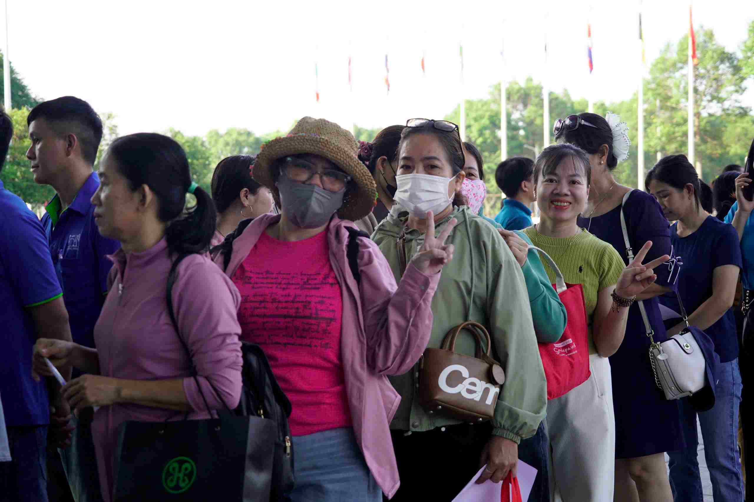 The program "Giving health and legal advice to workers - For a healthy Vietnam" will take place on the morning of June 21 in Ho Chi Minh City.