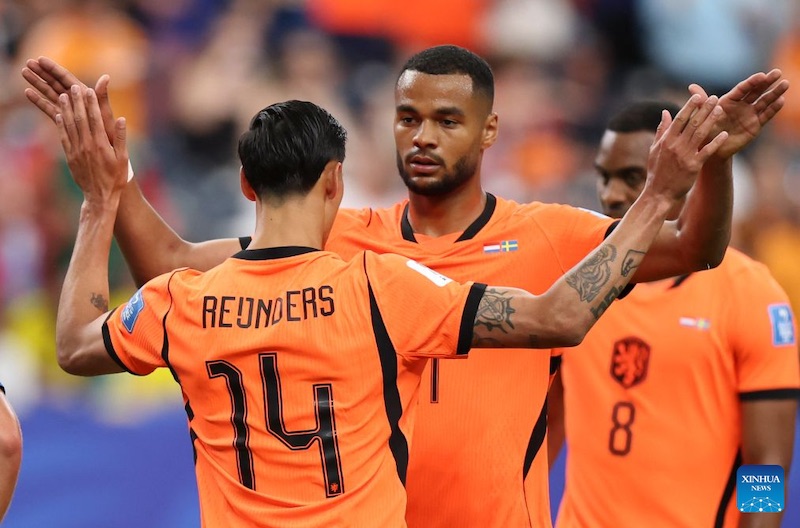 Live football Netherlands vs Sweden at World Cup 2026. Graphics: Van An