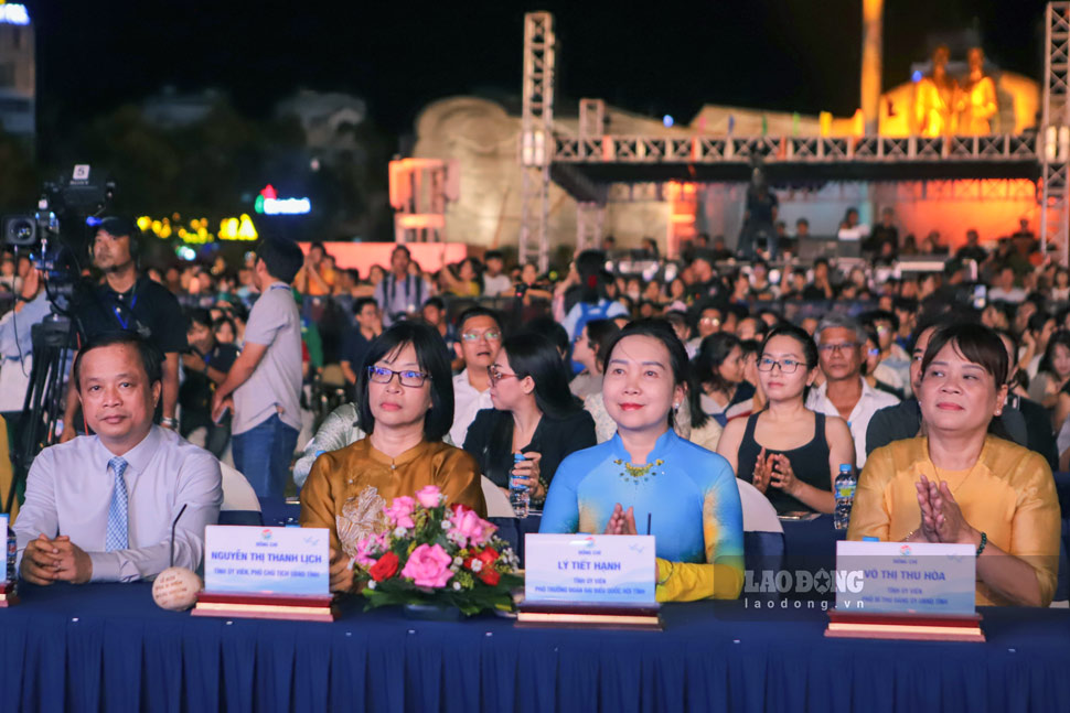 Các đại biểu dự lễ hội. Ảnh: Hoài Phương