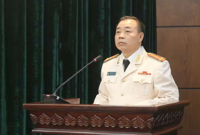 Thượng tá Nguyễn Ngọc Mẽ phát biểu sau khi nhận quyết định bổ nhiệm. Ảnh: Đ.Tuấn