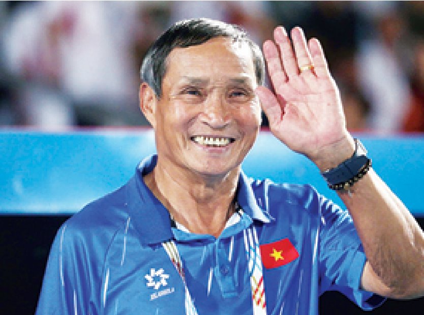 ANH HÙNG LAO ĐỘNG MAI ĐỨC CHUNG: “Là một trong các cá nhân được bình chọn cho danh hiệu Vinh Quang Việt Nam năm 2025, đây là vinh dự không chỉ của cá nhân tôi, mà là của cả tập thể, được kết tinh từ nỗ lực của rất nhiều người. Danh hiệu này sẽ là động lực để tôi tiếp tục nỗ lực và cống hiến cho bóng đá Việt Nam”