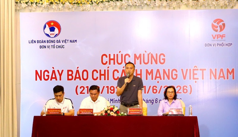 Phó Chủ tịch VFF Nguyễn Xuân Vũ trong buổi gặp mặt nhà báo, phóng viên thể thao nhân ngày Báo chí Cách mạng Việt Nam. Ảnh: VFF