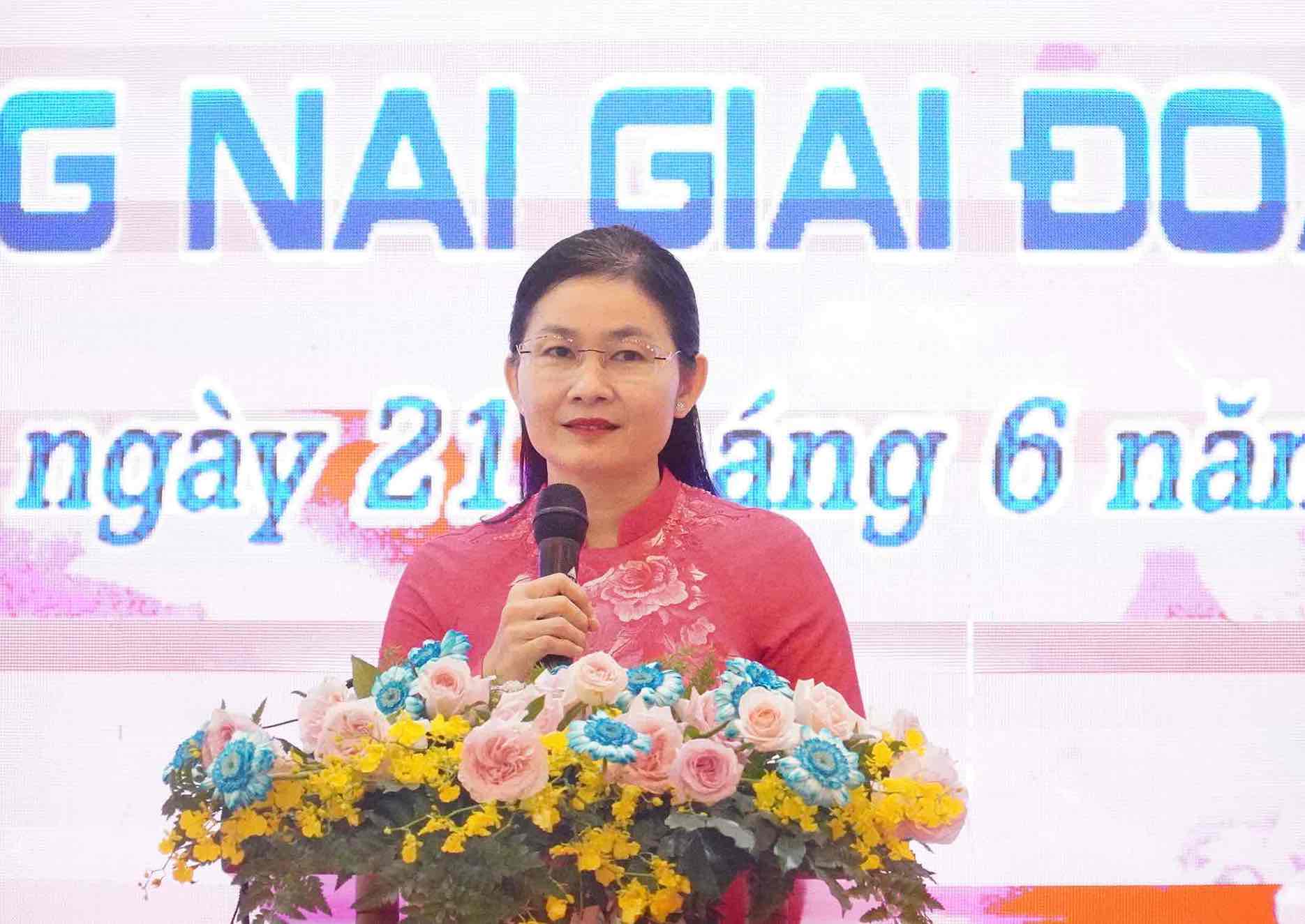 Bà Tôn Ngọc Hạnh, Ủy viên Trung ương Đảng, Phó bí thư Thường trực Thành ủy, Chủ tịch HĐND Thành phố Đồng Nai phát biểu chỉ đạo tại Hội nghị. Ảnh: HAC