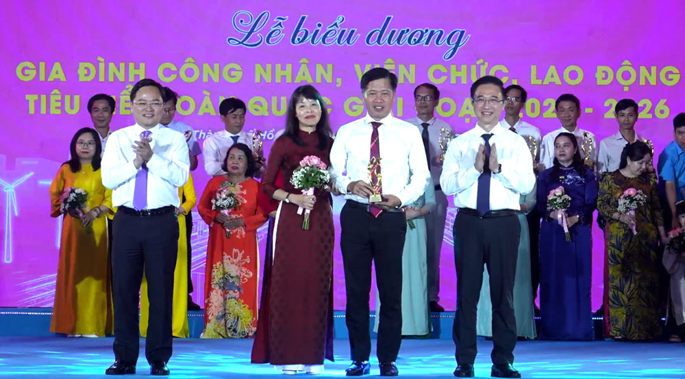 Gia đình bác sĩ Nguyễn Thành Trung - Phó Giám đốc, Chủ tịch Công đoàn cơ sở Bệnh viện Đà Nẵng là điển hình tiêu biểu. Ảnh: Công đoàn Đà Nẵng
