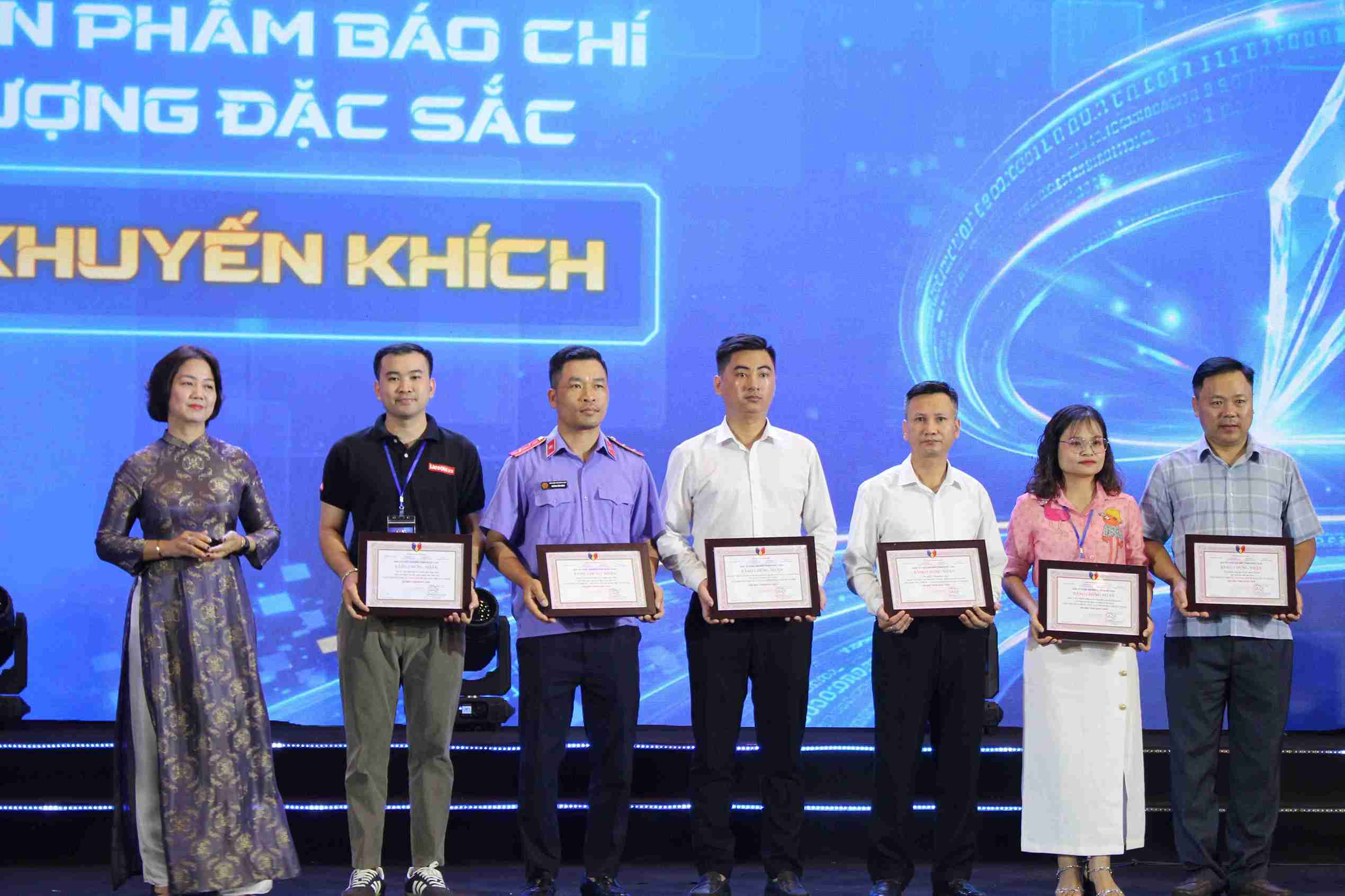Báo Lao Động nhận giải tại Hội Báo toàn quốc 2026.
