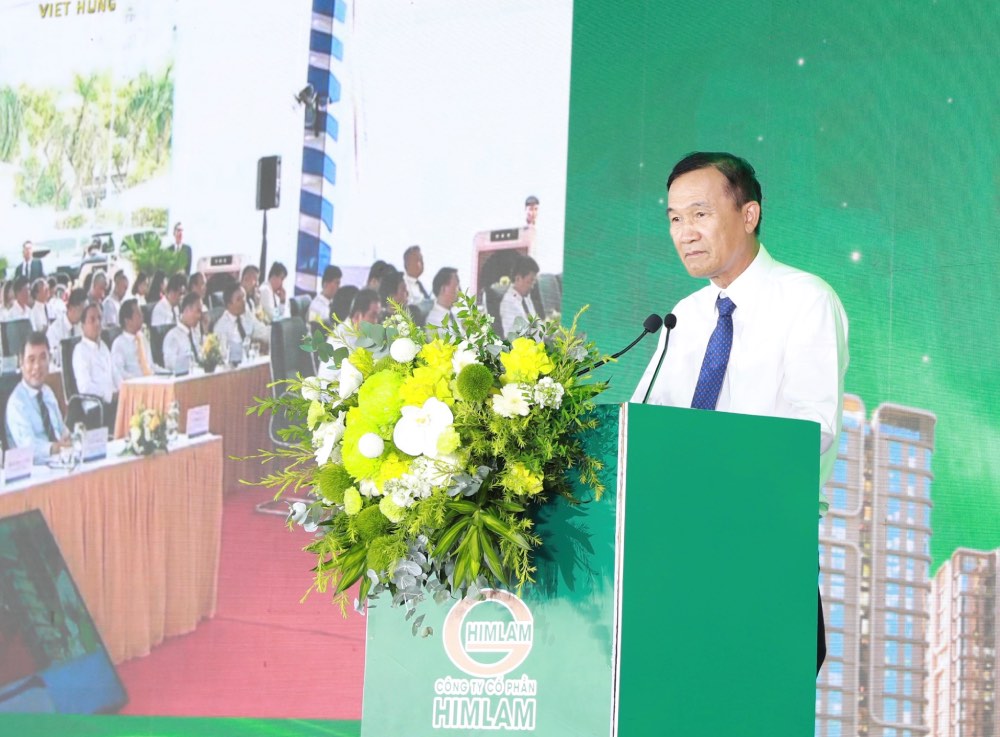 Ông Dương Công Minh - Cổ đông chủ chốt Công ty Cổ phần Him Lam, Chủ tịch Hội đồng Quản trị Ngân hàng Sacombank phát biểu tại buổi lễ. Ảnh: Hà Anh