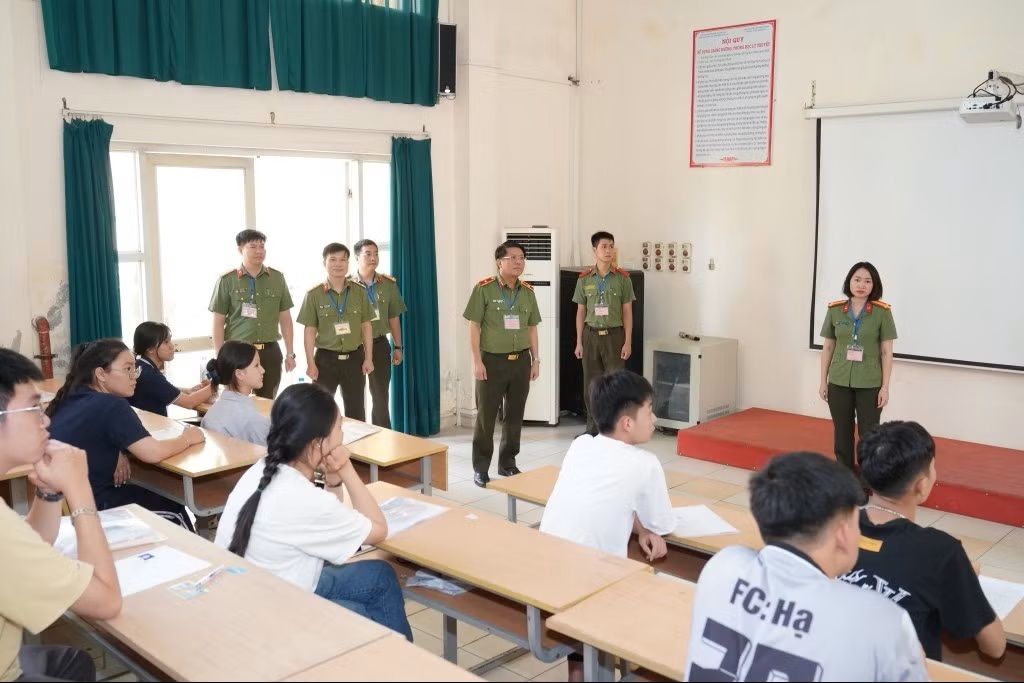 Bộ Công an cũng đã thành lập 7 đoàn kiểm tra để trực tiếp kiểm tra công tác chuẩn bị và tổ chức kỳ thi. Ảnh: Bộ Công an