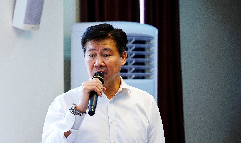 Mr. Vu Truong Giang - Deputy Director of the Department of Overseas Labor Management - provides information about the situation of sending workers to work abroad. Photo: Nguyen Kien