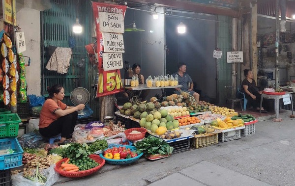 The Ministry of Finance proposes to fine business households that declare incorrect locations up to 10 million VND. Photo: Xuyen Dong