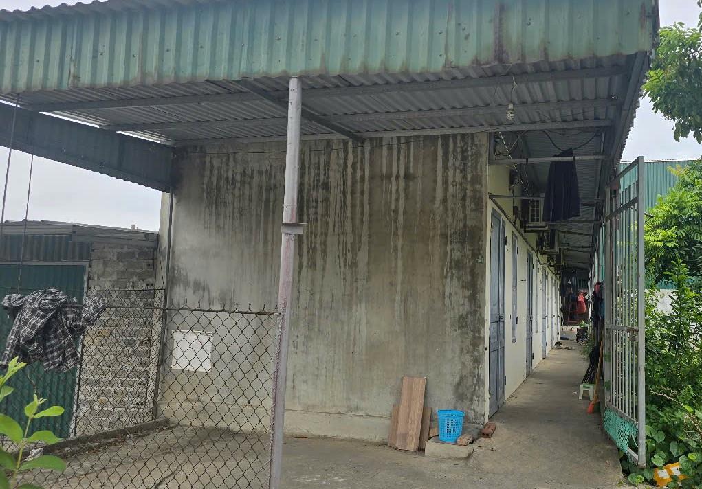 Cramped boarding houses for workers in Dong Hoa Lu ward, Ninh Binh province. Photo: Nguyen Truong