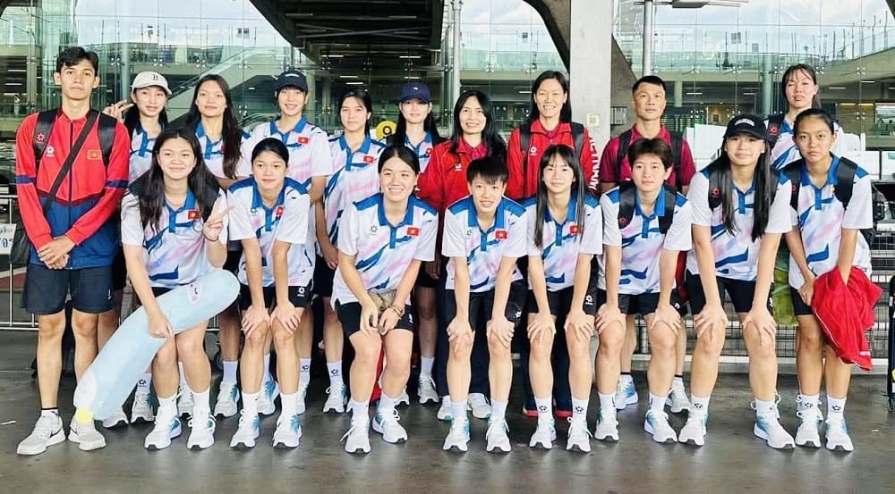 The Vietnam U18 women's volleyball team has arrived in Thailand. Photo: VFV