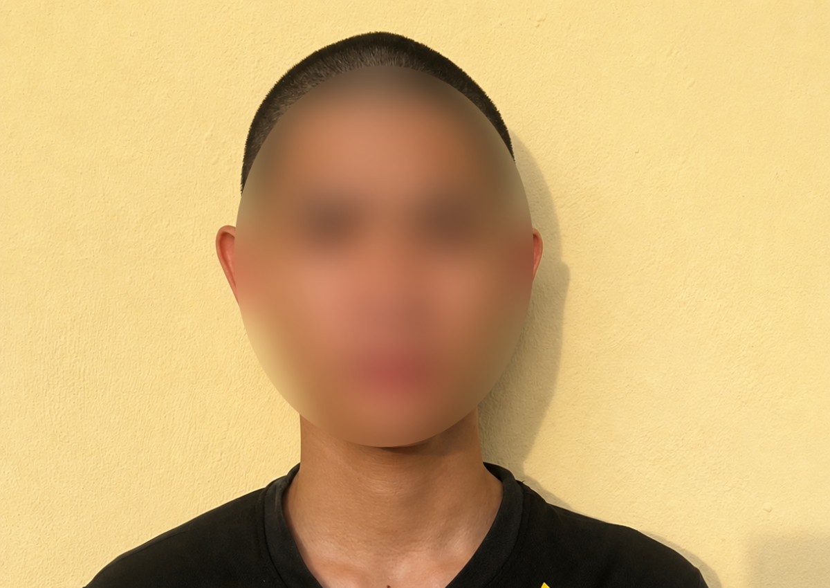 Procesamiento penal de Bạch Công Thế Anh por el delito de juego. Foto: Policía de Ninh Bình