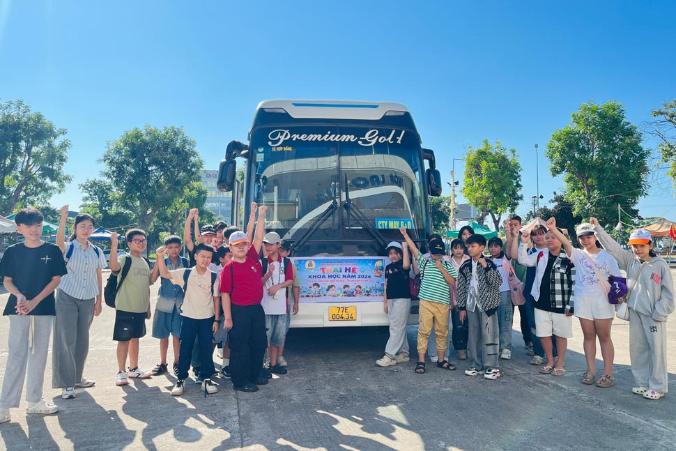 Con em đoàn viên, người lao động tham gia Trại hè khoa học. Ảnh: Huy Trang