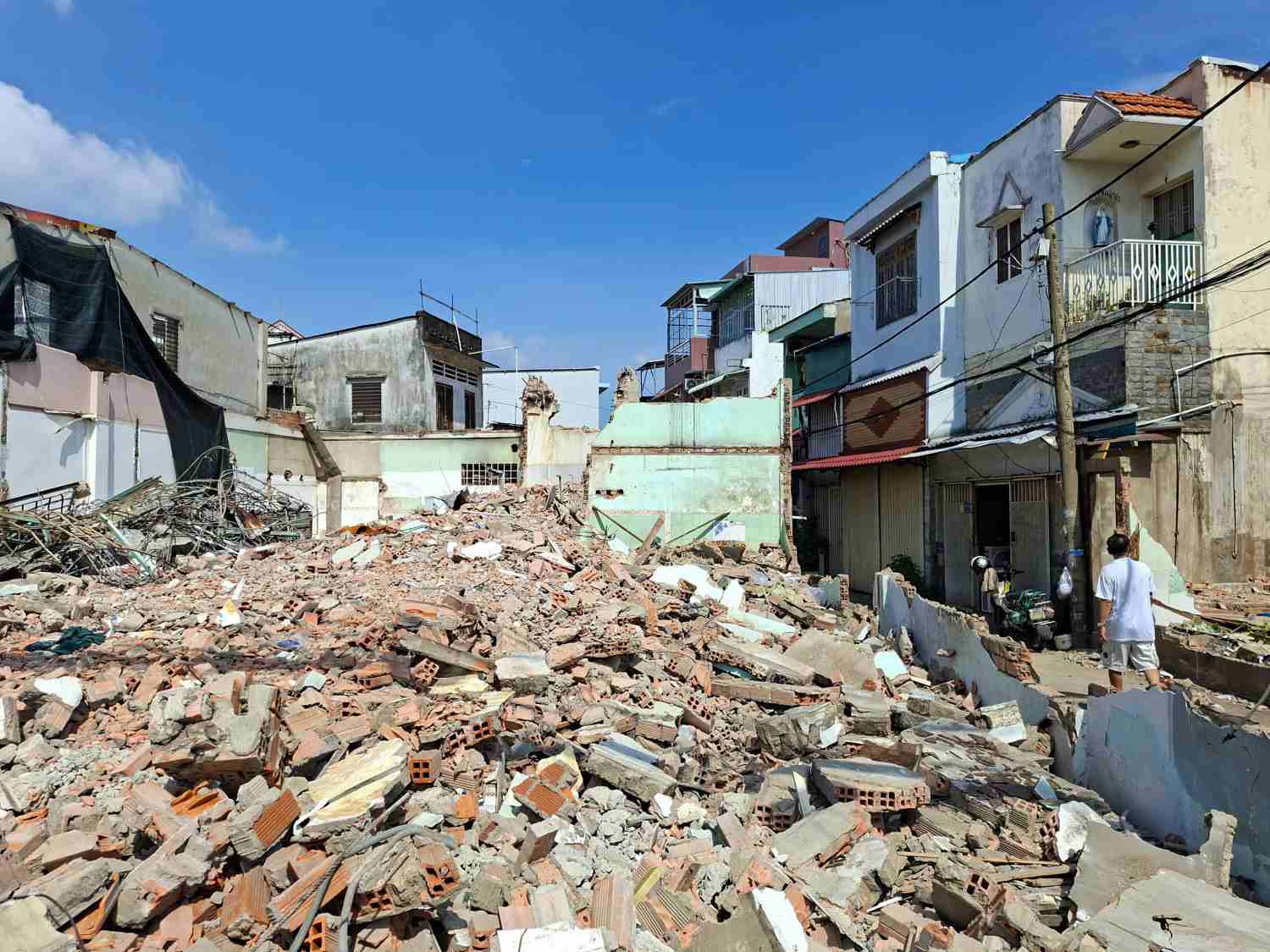 Site clearance for expansion of National Highway 13 (HCMC). Photo: Minh Quan