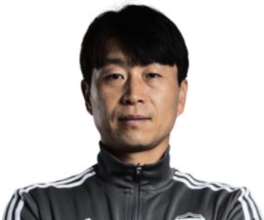 Former South Korean player - Kim Do-heon is the new assistant coach of coach Kim Sang-sik in the Vietnamese national team. Photo: Jeonbuk Club
