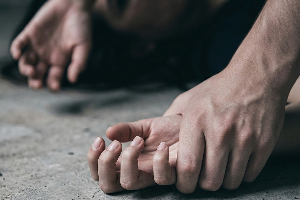 Cơ quan CSĐT Công an tỉnh Gia Lai đã khởi tố nhóm thiếu niên có hành vi hiếp dâm bé gái 12 tuổi. Ảnh minh họa AI