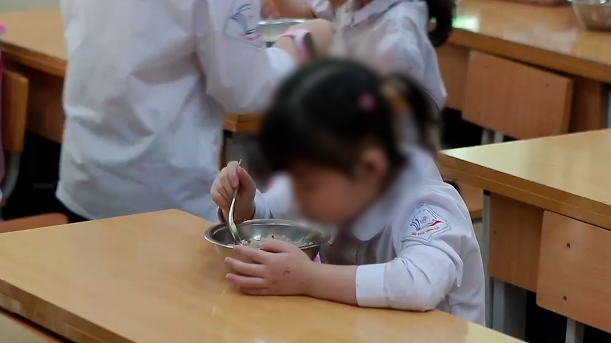 Hanoï propose d'augmenter le soutien aux repas de demi-pension d'école primaire, les parents espèrent réduire le fardeau
