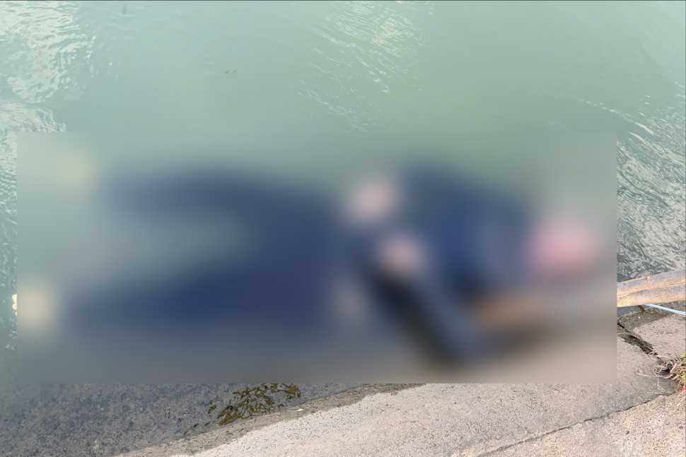 Male body floating on Van Phong canal (Binh Hiep commune, Gia Lai). Photo: Nguyen Anh