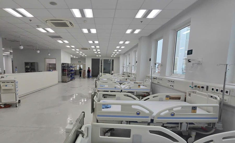 The hospital bed system has been installed at Bach Mai Hospital facility 2. Photo: Nguyen Truong