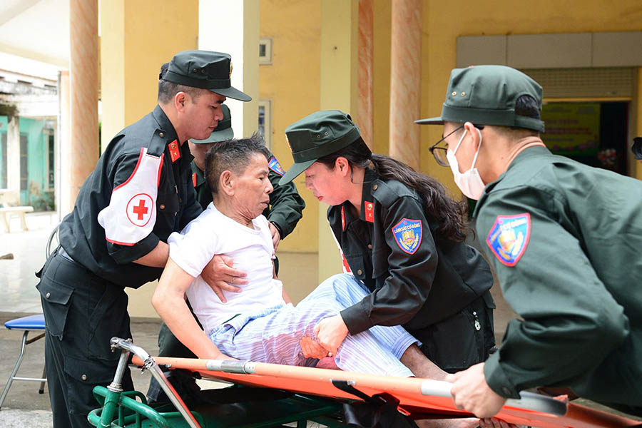 Many wounded and sick soldiers are still struggling with prolonged sequelae. Photo: Mobile Police Command