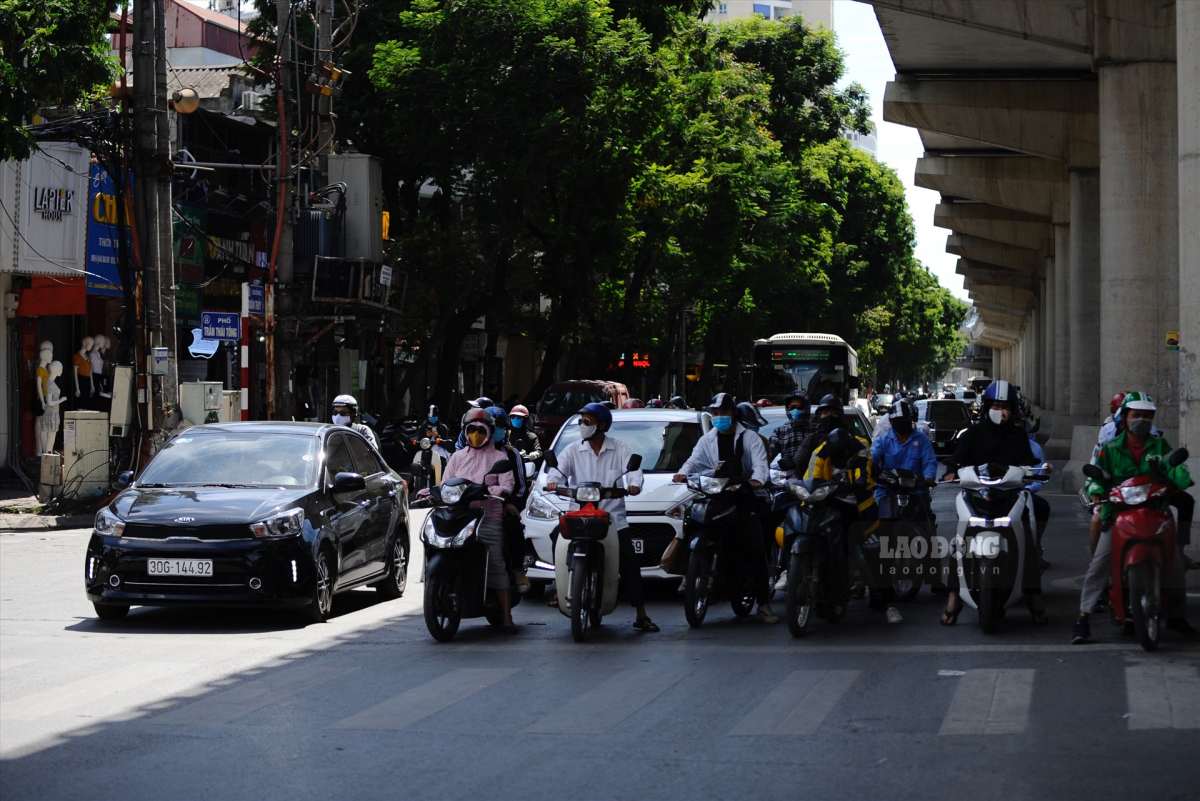 Weather forecast today, June 23, intense heat continues to cover the North and Central regions. Photo: Tuan Minh