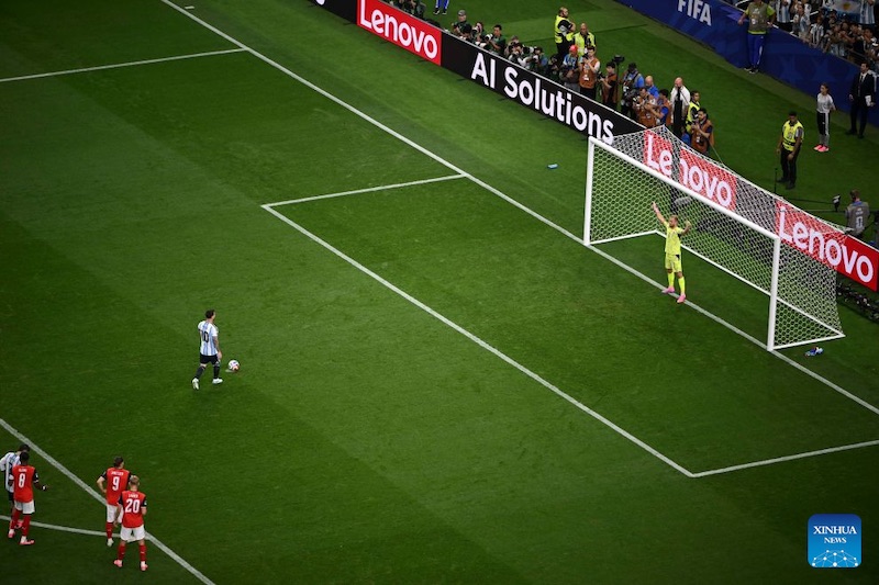 Messi đá hỏng phạt đền trận Argentina - Áo tại World Cup 2026. Ảnh: Xinhua