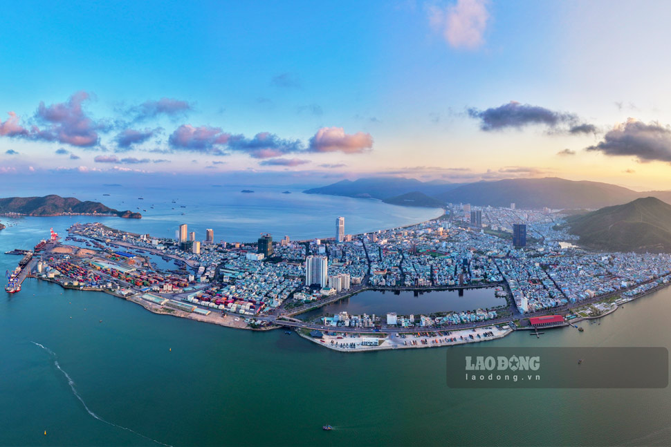 1 corner of Quy Nhon beach street, Gia Lai. Photo: Tue Lam