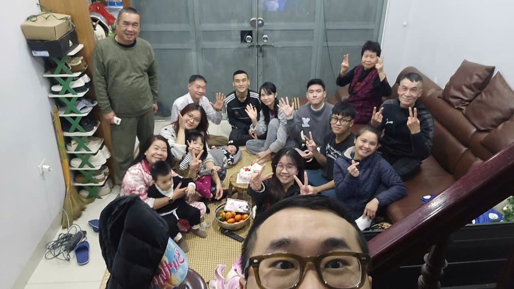 Family meals will help family members have more connection with each other. Photo: Tuan Dat
