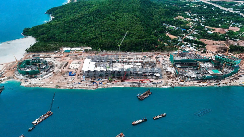 In 2026, Coteccons made its mark at many key infrastructure projects such as Gia Binh International Airport, Phu Quoc APEC Conference Center... Photo: DN provided