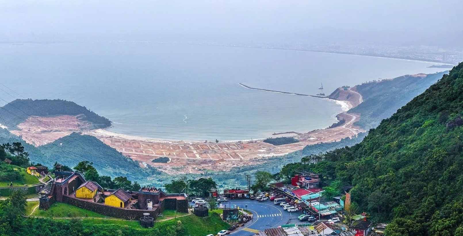 Nhiều đề xuất cân nhắc việc lấn biển, xây dựng khu đô thị thông thường ở Đà Nẵng. Ảnh: An Thượng