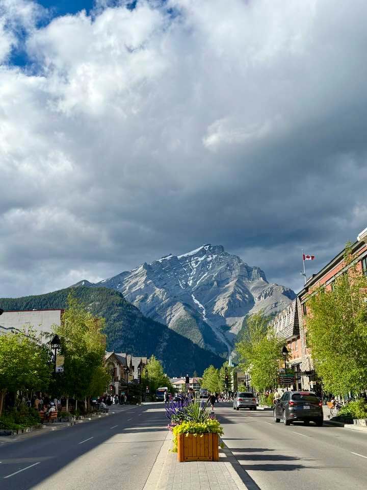 Thiên nhiên hùng vĩ của Canada qua ống kính của MC Thảo Vân. Ảnh: NVCC