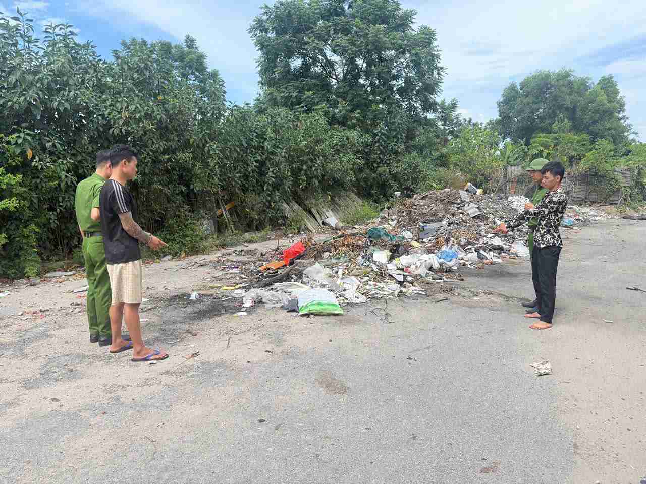 Công an xã Tây Thái Ninh phát hiện, điều tra làm rõ hành vi tổ chức sử dụng trái phép chất ma túy của các đối tượng. Ảnh: Công an tỉnh Hưng Yên