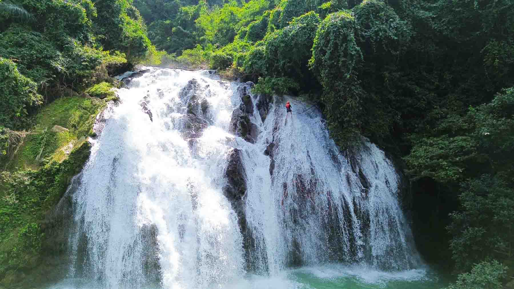 Thác Tà Puồng