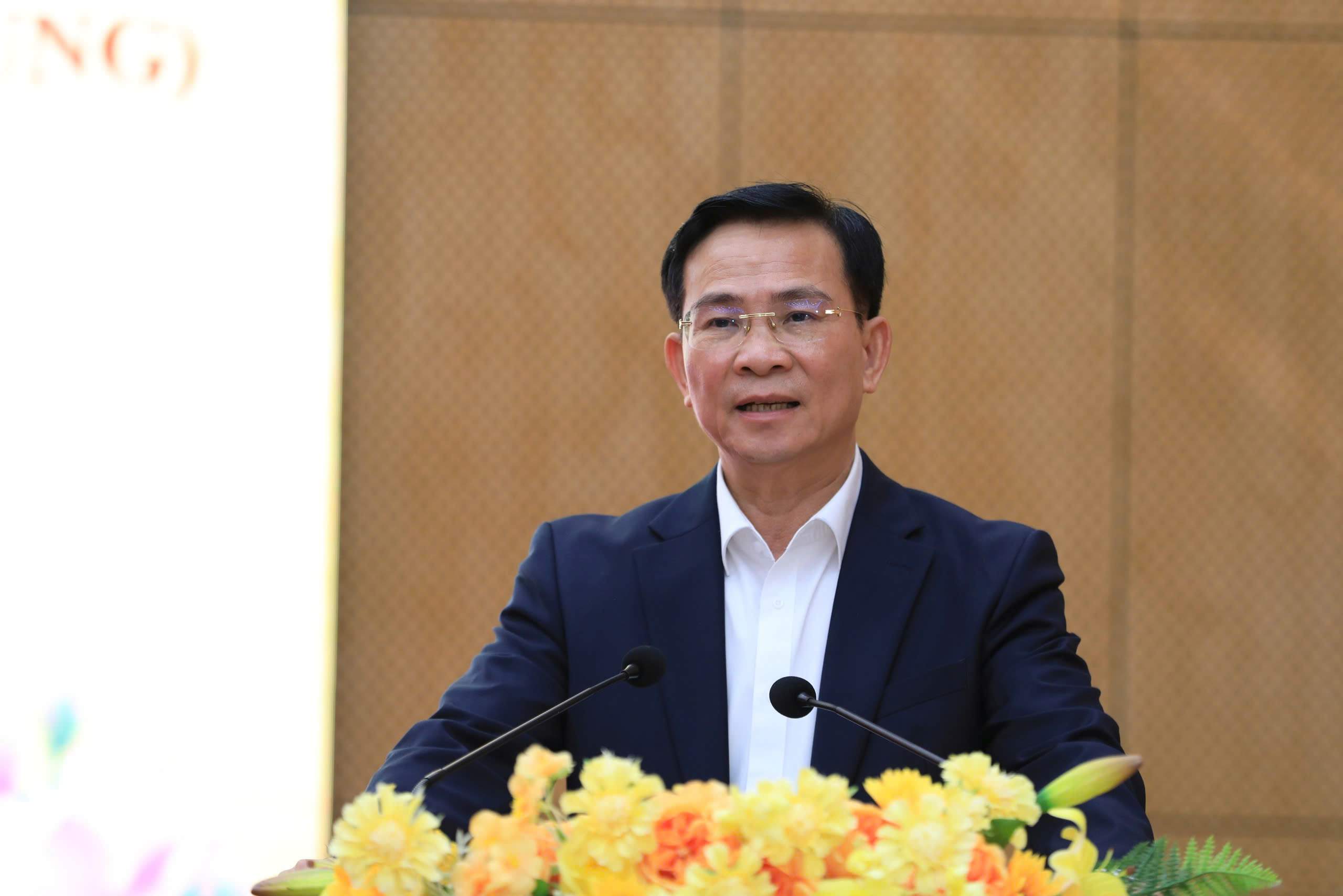 Chủ tịch UBND tỉnh Lâm Đồng Hồ Văn Mười phát biểu tại hội nghị. Ảnh: Phúc Khánh