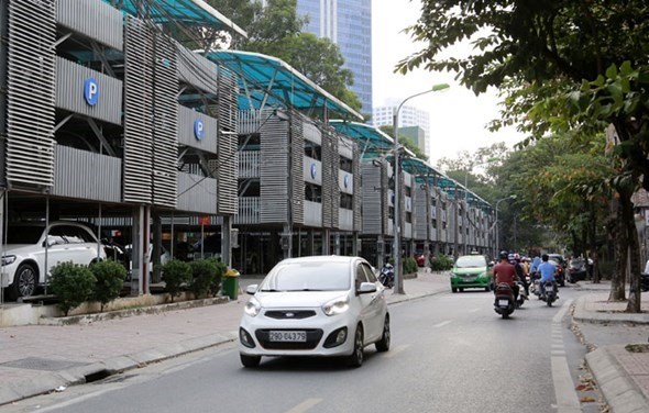 Hanoi auctions land in Long Bien to make a high-rise parking lot. Photo: Thanh Hai