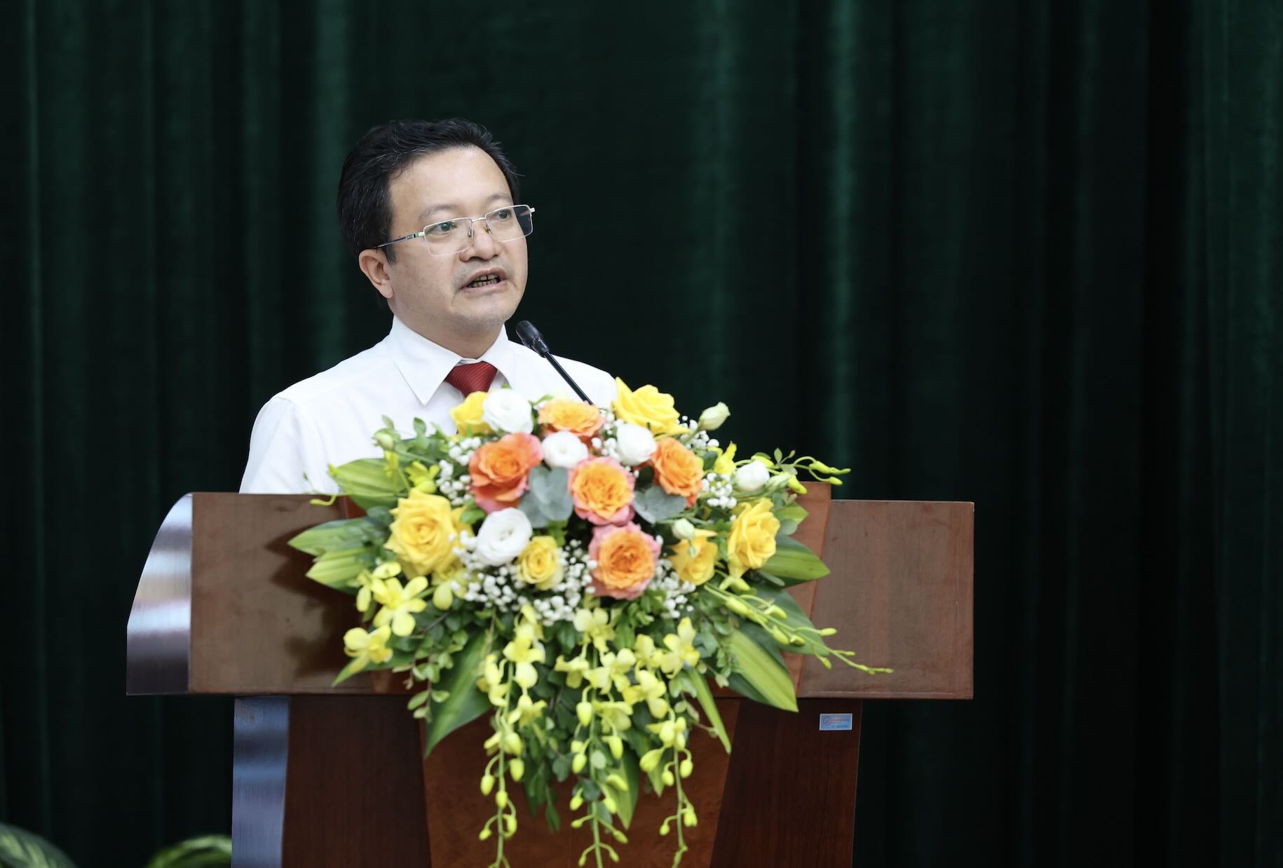 Mr. Nguyen Quang Ngoc - Deputy Head of Credit Policy Department of Agribank - presents a paper at the Workshop "Improving the efficiency of green credit capital flows, a driving force for economic growth". Photo: Hai Nguyen